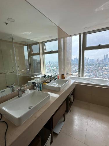 Grand Hyatt Condo  BGC