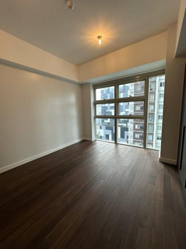 Grand Hyatt Condo